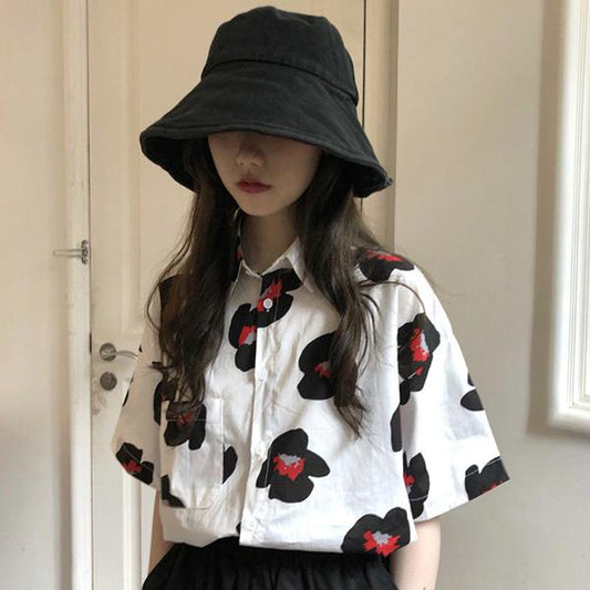 北欧イラストタッチフラワープリント半袖シャツ