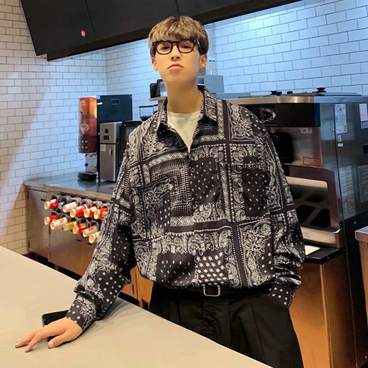 モノクロバンダナパターンシャツ