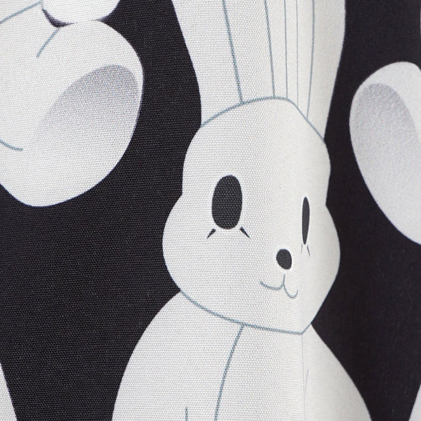 無表情のうさぎがいっぱいの半袖ビッグシャツ