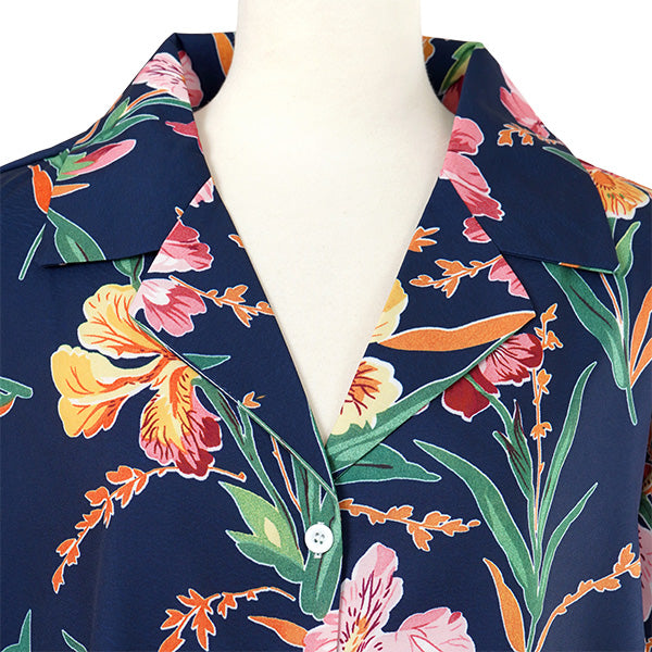 Shirt like a flower in a vase