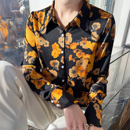 Glossy orange flowers