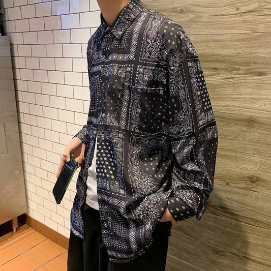 モノクロバンダナパターンシャツ