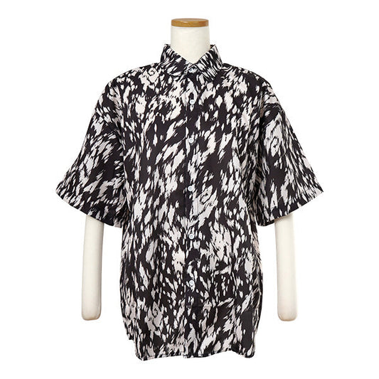 ブラシブラックホワイトシャツ