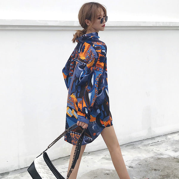 キャンバスをそのまま服にしたようなアーティなビッグシルエットシャツブラウス
