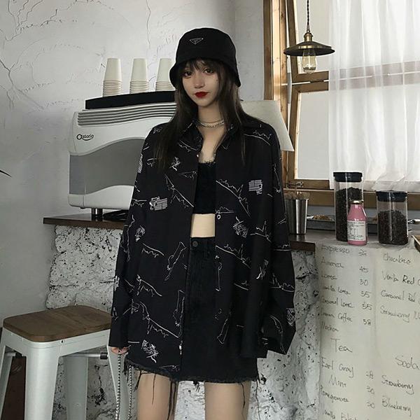総ロゴプリント ルーズシルエットブラック長袖シャツ