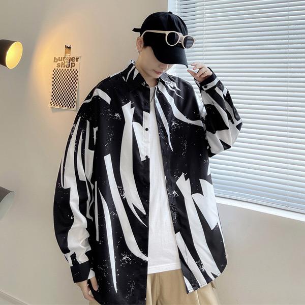ブラック×ホワイトプリント 長袖シャツ