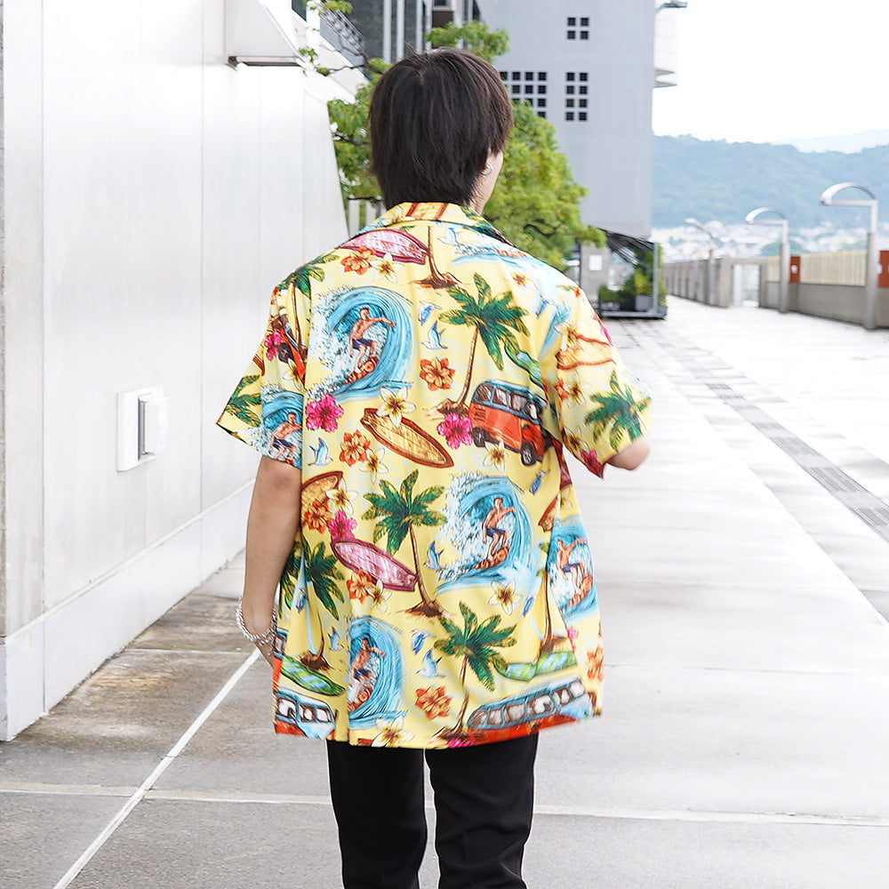 ハイビスカスとサーファー柄のイエローアロハ