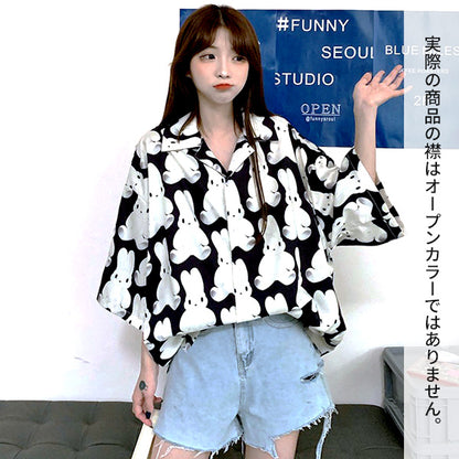 無表情のうさぎがいっぱいの半袖ビッグシャツ
