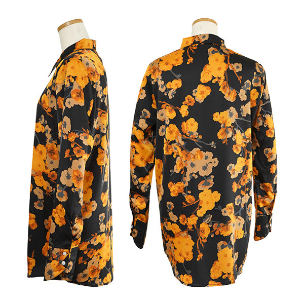 Glossy orange flowers