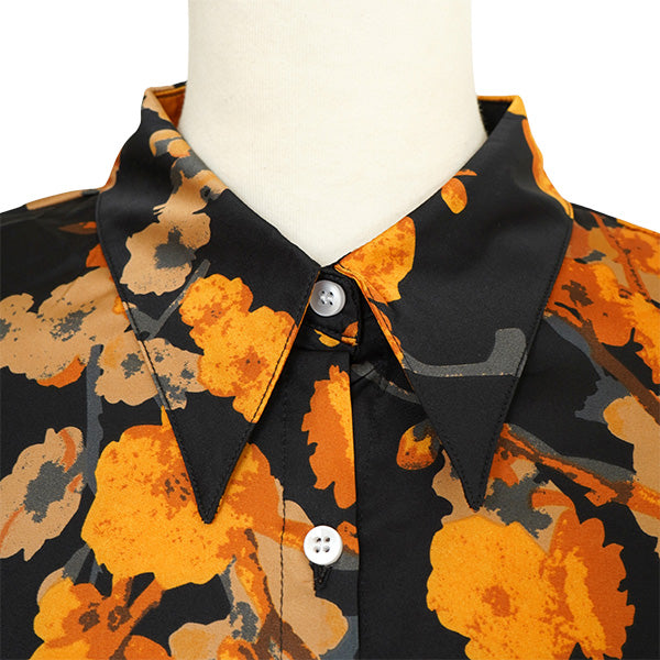 Glossy orange flowers