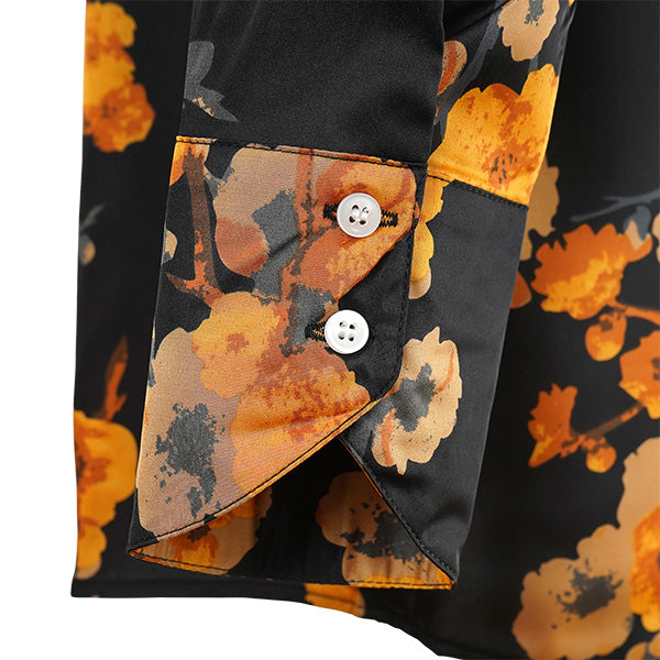 Glossy orange flowers