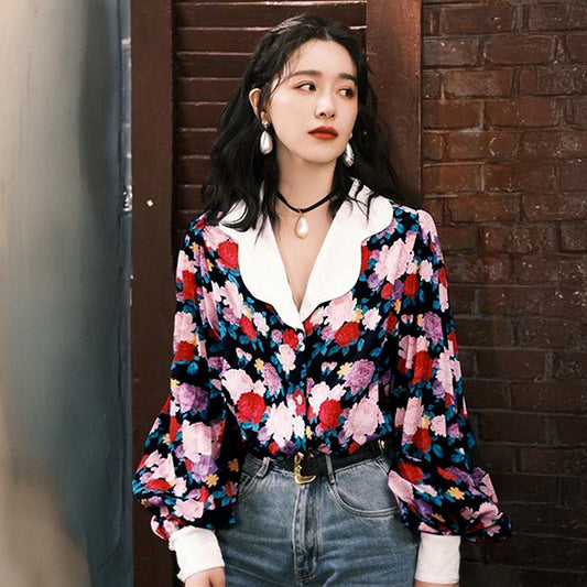 White collar and flower retro