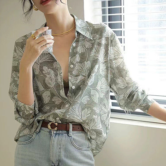 Nuanced gray botanical