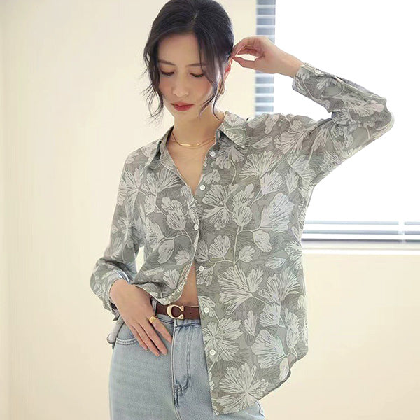 Nuanced gray botanical