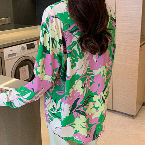 Pop-colored tropical flowers