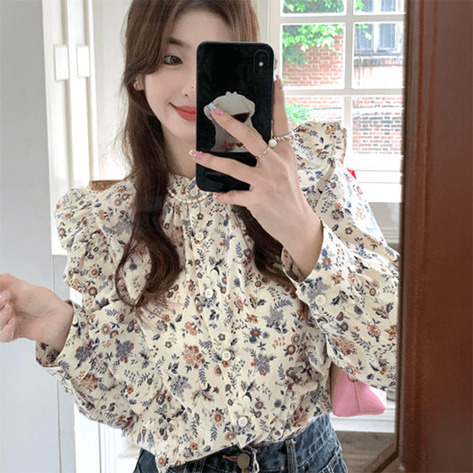 Subtle small flowers