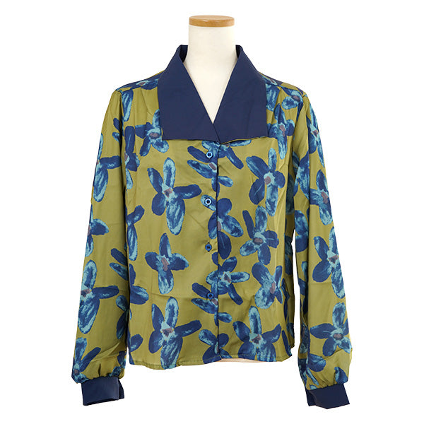 Anchor the green with navy