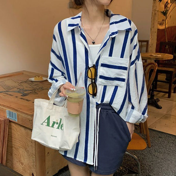Bold white and navy stripes