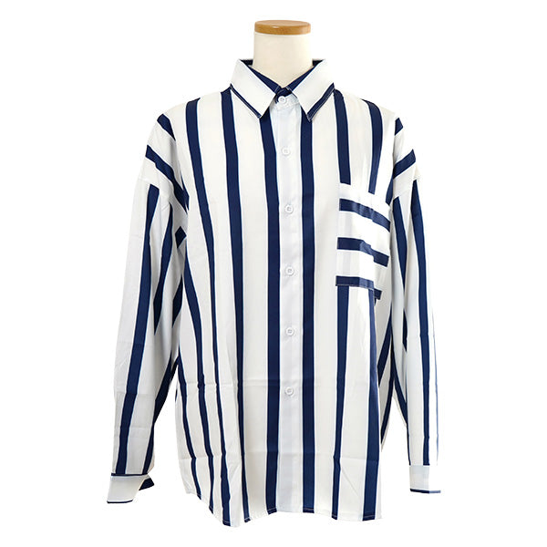Bold white and navy stripes