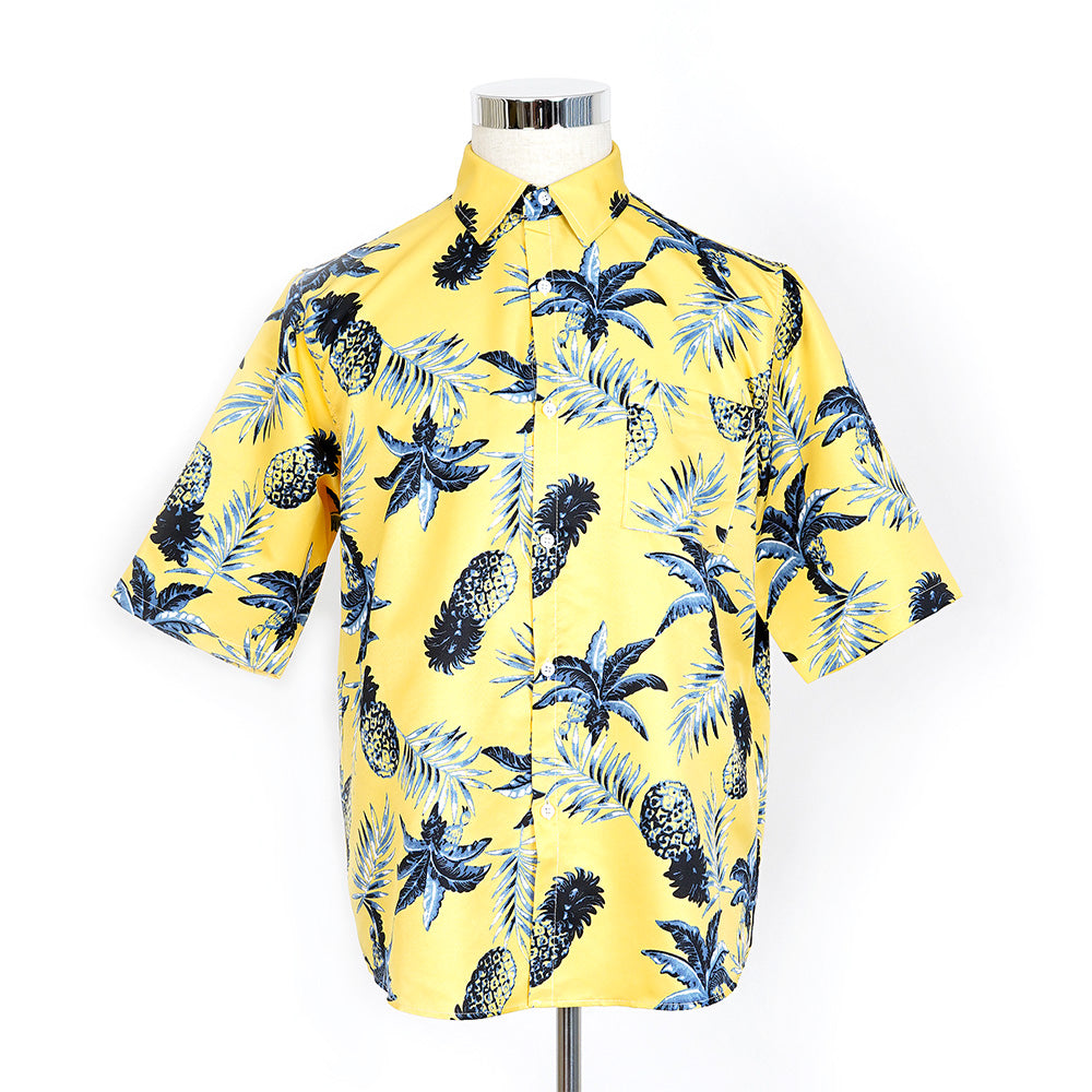 真夏のイエローとパイナップル柄の半袖シャツ